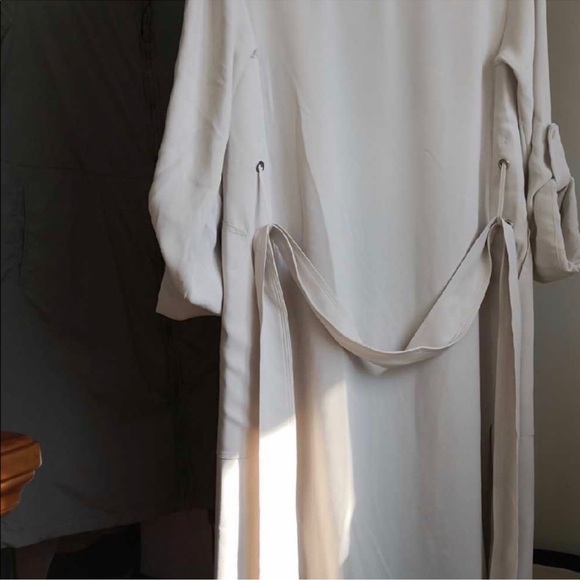 Babaton Kahlo long Robe - Picture 3 of 4